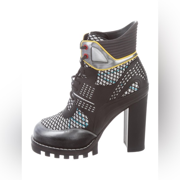 Louis Vuitton Shoes - Prestine Louis Vuitton Digital Gate Leather Ankle Boots